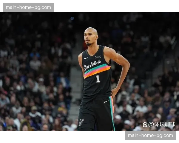 联盟公布三月东西部月最佳新秀候选人名单：文班亚马、霍姆格伦领衔