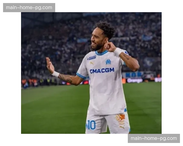 马赛前锋奥巴梅扬当选法甲三月最佳球员，35岁老将本月贡献4球2助