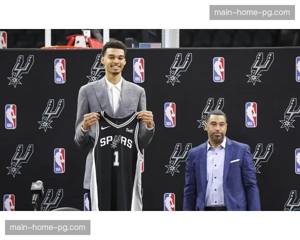 球衣销量年度报告：文班亚马新秀赛季球衣销量位居全球榜首