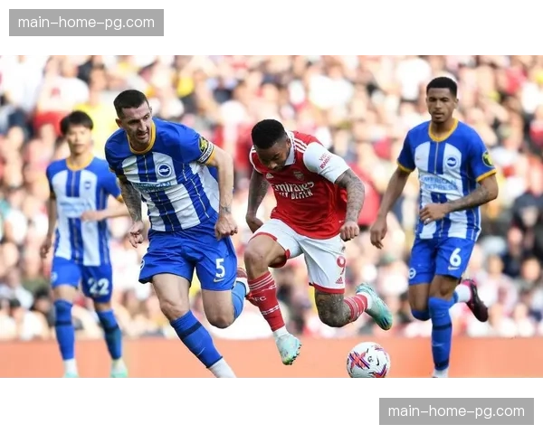 阿森纳赛前封闭训练，重点演练针对拜仁的弧顶任意球防守战术