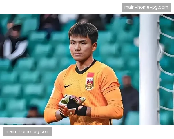 青岛西海岸门将李昊获郑智激活，辟谣留洋传闻专注国足